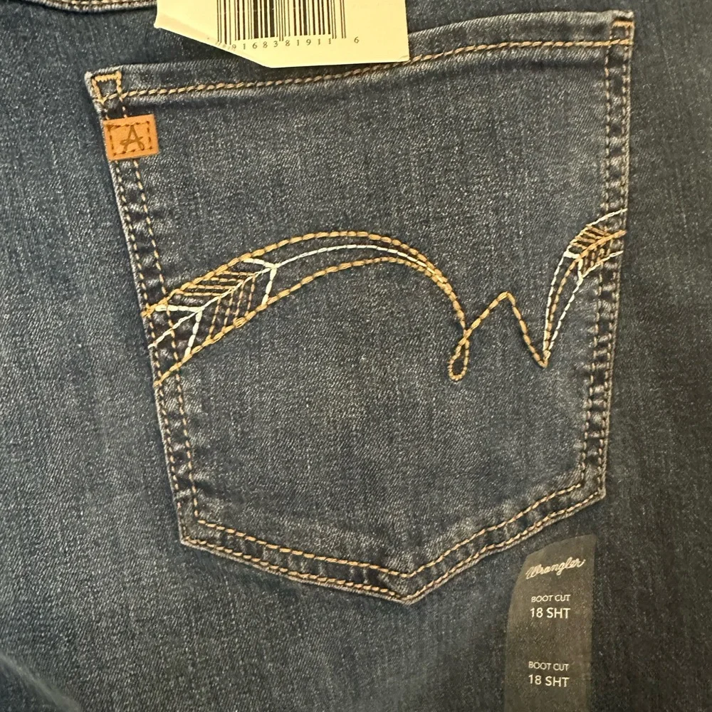 Aura Wrangler Women's Deep Indigo Flare Jeans NWT